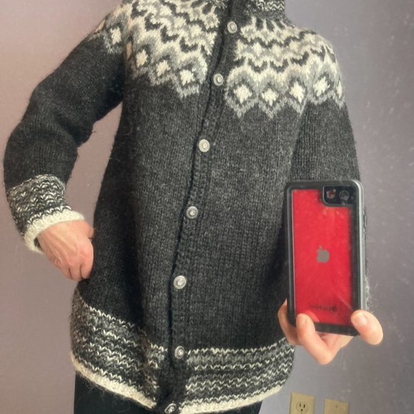 Icelandic Wool Cardigan - Picture 8 of 8